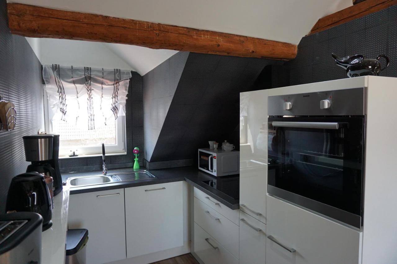 Aussergewoehnliche Dachgeschosswohnung Konigslutter Bagian luar foto