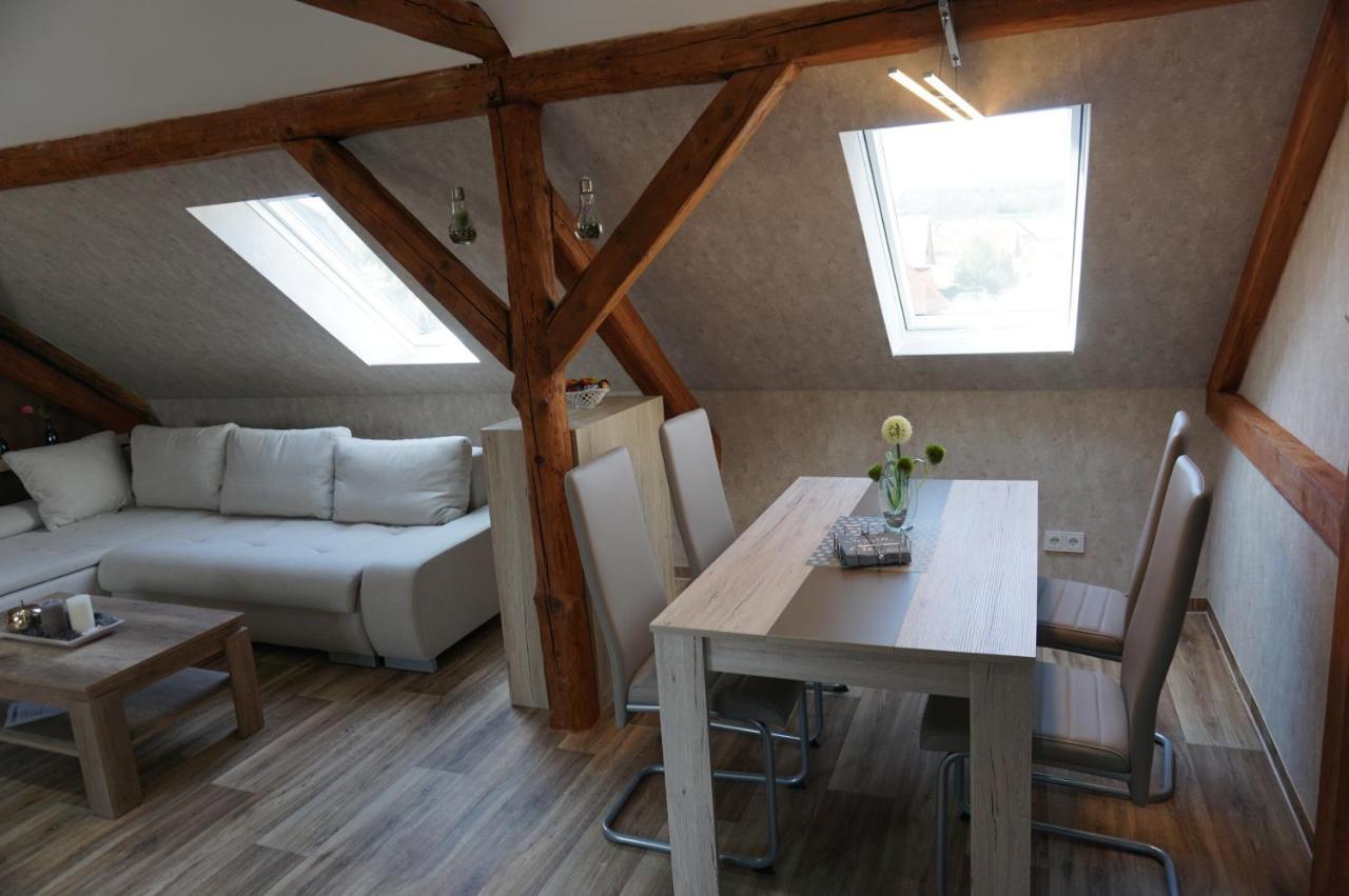 Aussergewoehnliche Dachgeschosswohnung Konigslutter Bagian luar foto
